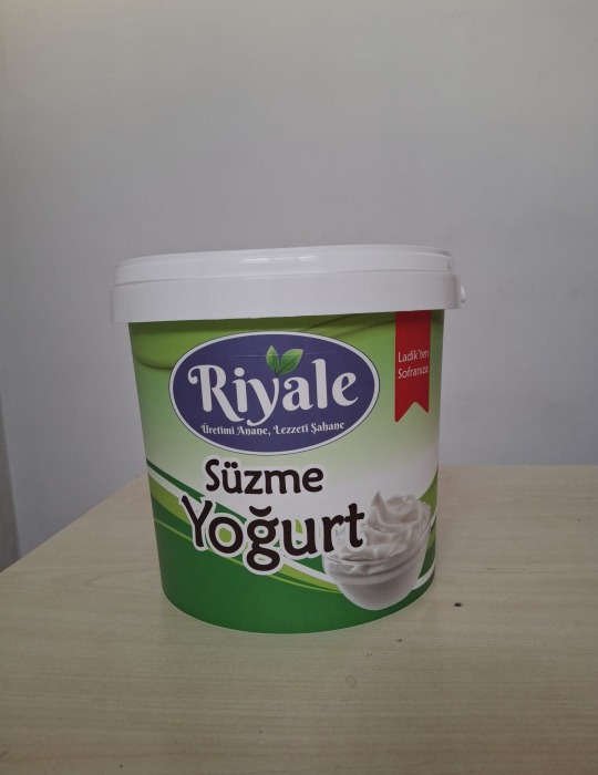 Riyale Az Yağlı Süzme Yoğurt